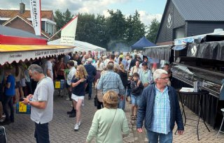Drukbezochte+laatste+fietstocht+in+Gelderse+Vallei